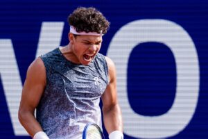 Shelton storms to straight set win in BMW Open final