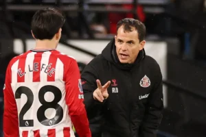 Sunderland Squad ‘Are Alive’ Insists Regis Le Bris As Half-time Point Made