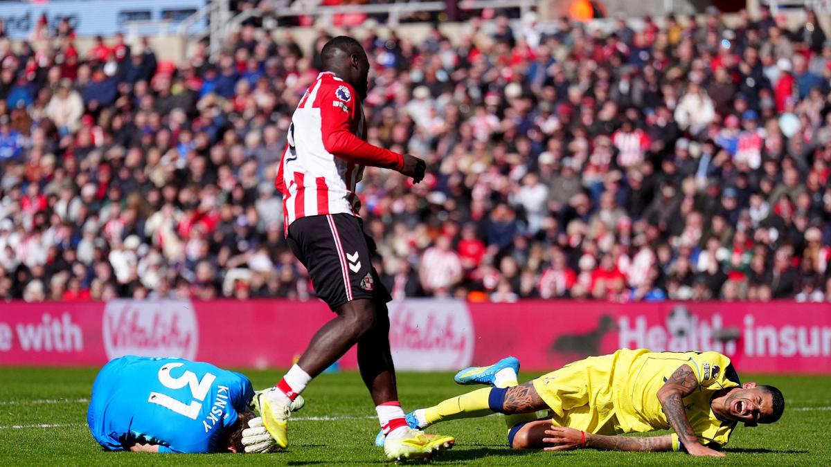 Sunderland’s Brobbey deserved red for foul on Spurs’ Romero, Premier League panel says