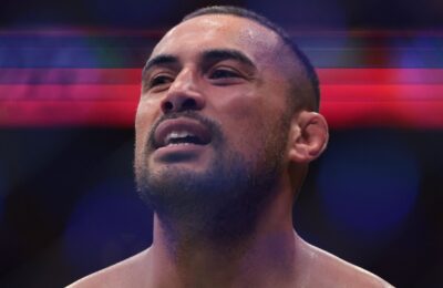 UFC 327: Carlos Ulberg Knocks Out Jiri Prochazka Despite Exploded Knee