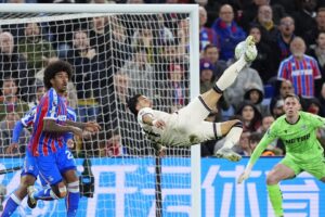 West Ham draw at Palace to relegate Wolves and move two points clear of Spurs