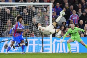 West Ham move two points clear of drop zone and relegate Wolves with Palace draw