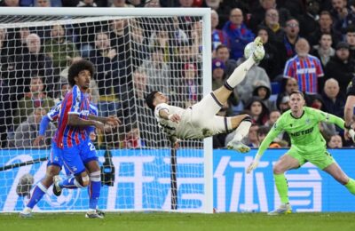 West Ham move two points clear of drop zone and relegate Wolves with Palace draw