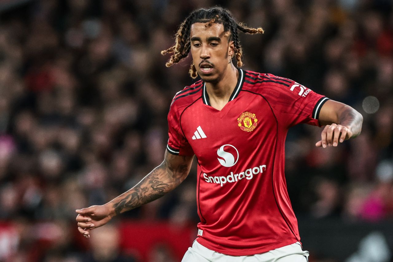 Who is Manchester United's best central defensive duo?