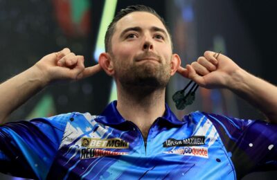 Will defending Premier League champion Humphries miss out on the top four?