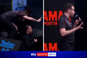 ‘You will be thrown out!’ | Darts ref takes on whistlers again!