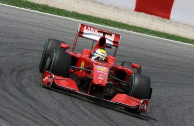 Piastri Flattered by Red Bull Interest Amid Verstappen Uncertainty